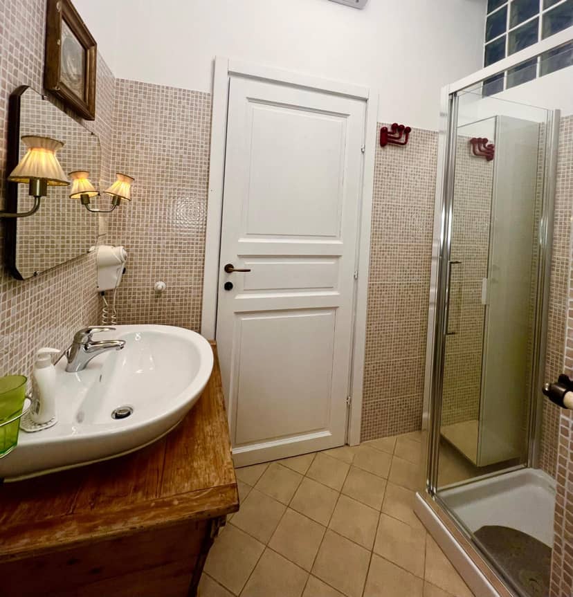 Biennale Apartment Venice — bathroom