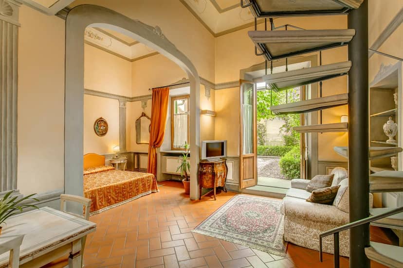 Firenze Suite — hotel room