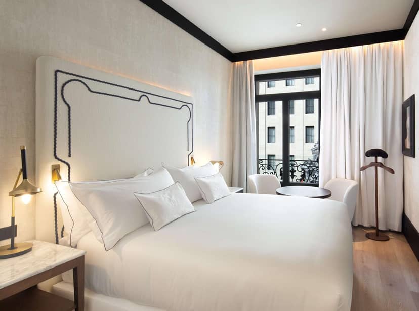 Hotel Montera Madrid, Curio Collection By Hilton — bedroom