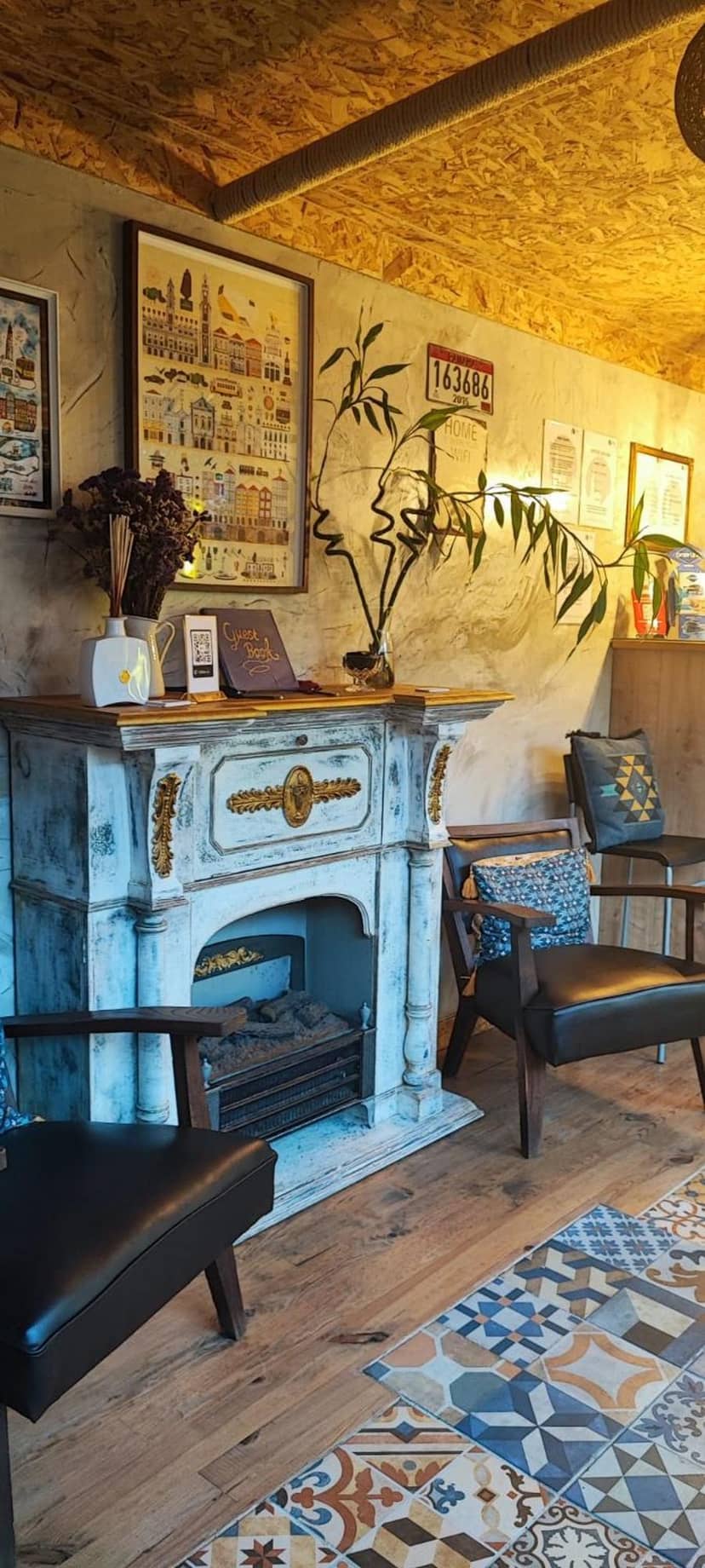 Ruby Charm Houses — lounge
