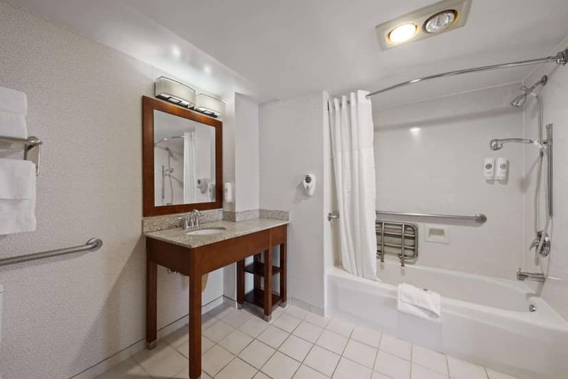 Comfort Inn By the Bay
