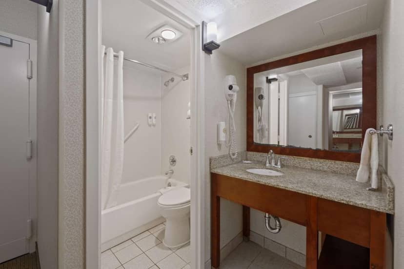 Comfort Inn By the Bay
