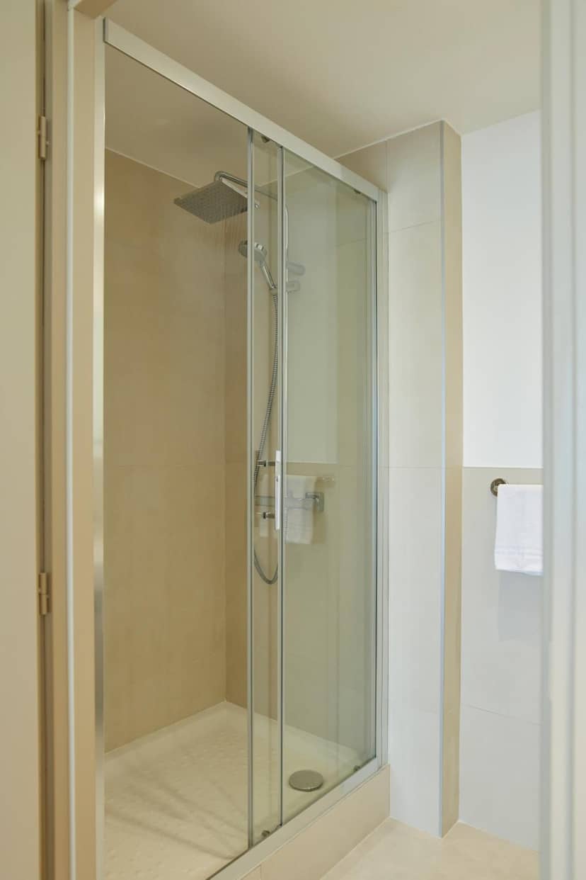 Hotel des Victoires by Soniho — bathroom