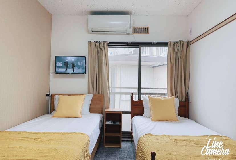 Momo palace — hotel room