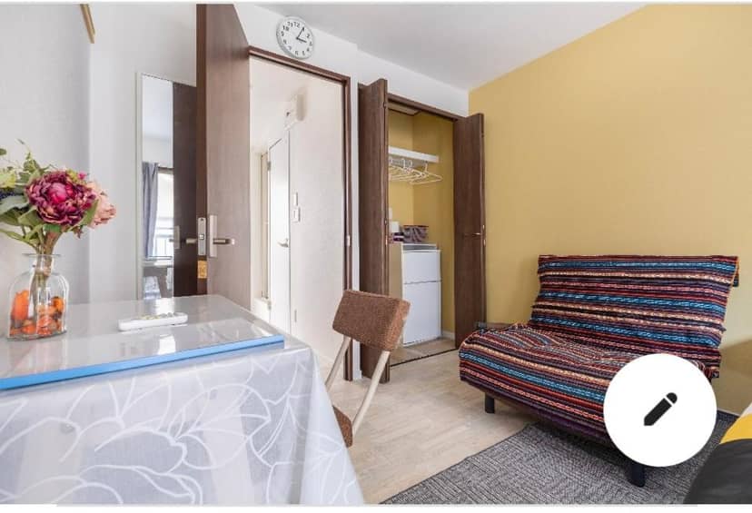 Momo palace — hotel room
