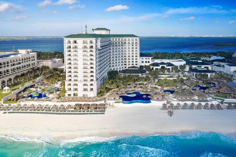 JW Marriott Cancun Resort & Spa — building