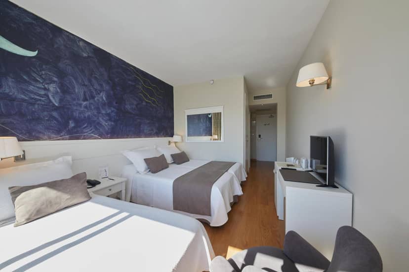Hotel Joan Miró Museum — bedroom