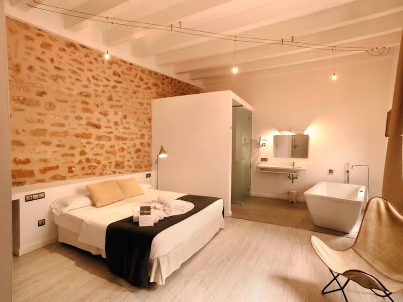 Alcudia Petit - Turismo de Interior — hotel room