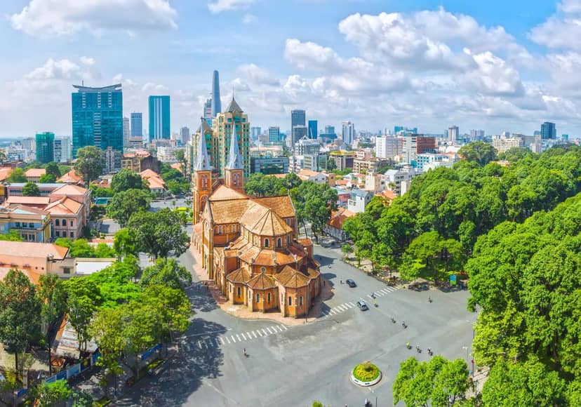 Holiday Inn & Suites Saigon Airport by IHG