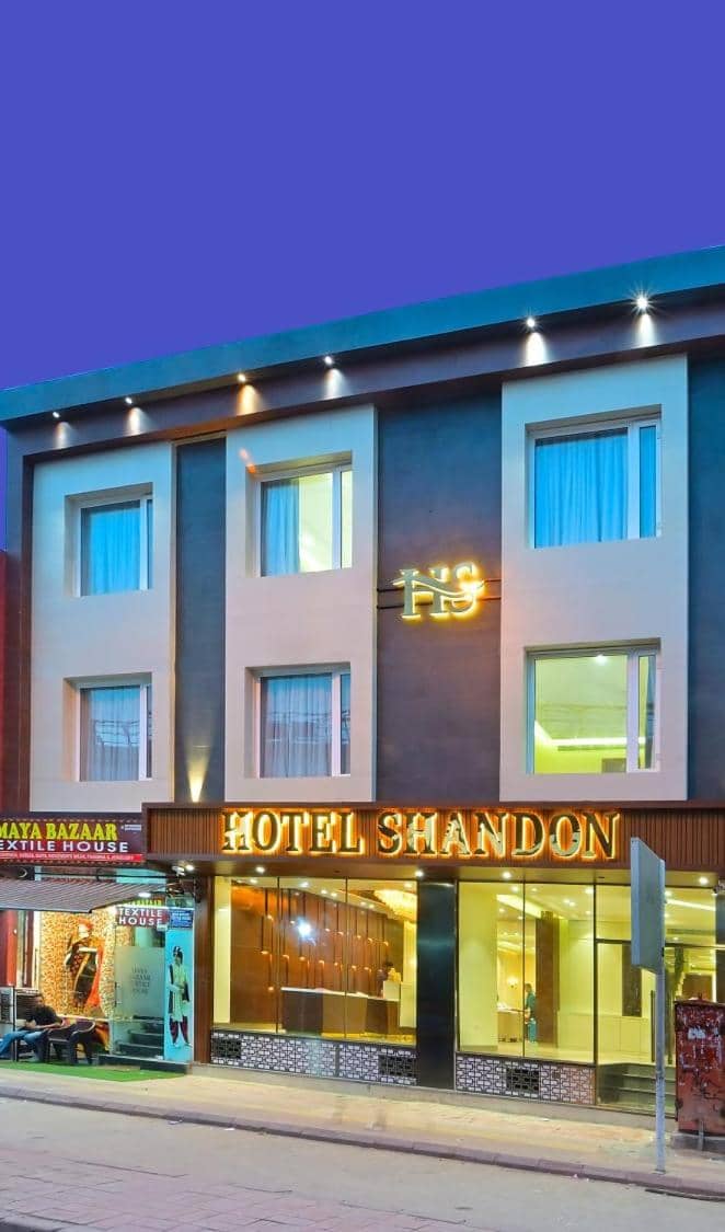 HOTEL SHANDON-2 Mins From Connaught Place — building