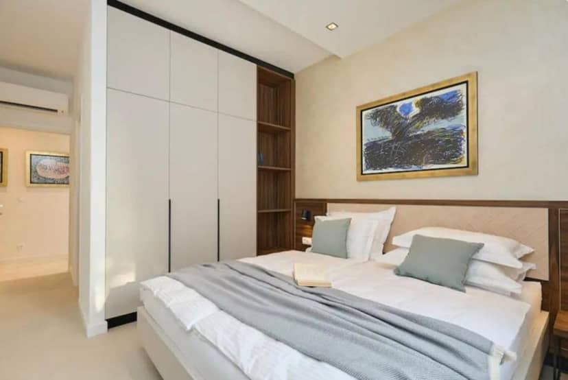 New & Luxury 5* with Breathtaking View- Kiki Lu Apartment — bedroom