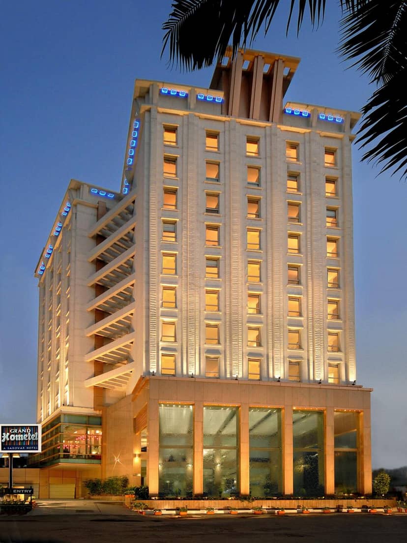 Lemon Tree Premier, Malad, Mumbai — building