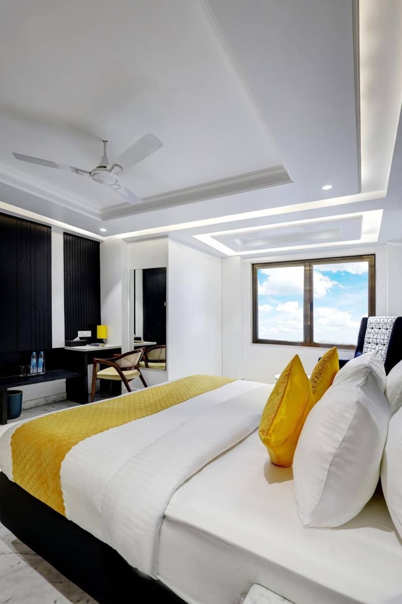 Hotel Namaste Hindustan Just a Minute Away From New Delhi Railway Station and Connaught place — hotel room