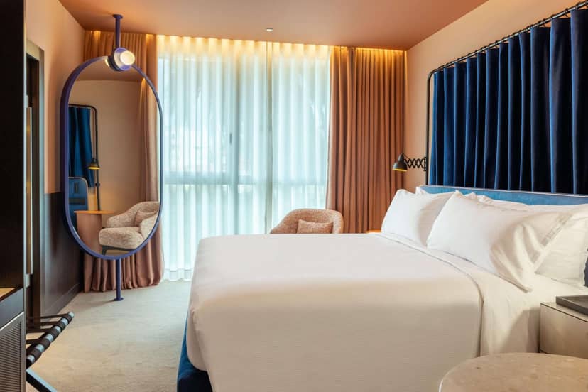 Cenica Porto Hotel, Curio Collection By Hilton — hotel room