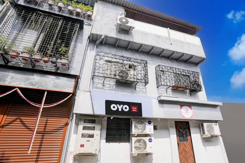 Hotel O Khar East Near Railway Station