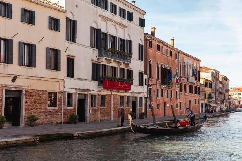 Ca' Bonfadini Historic Experience