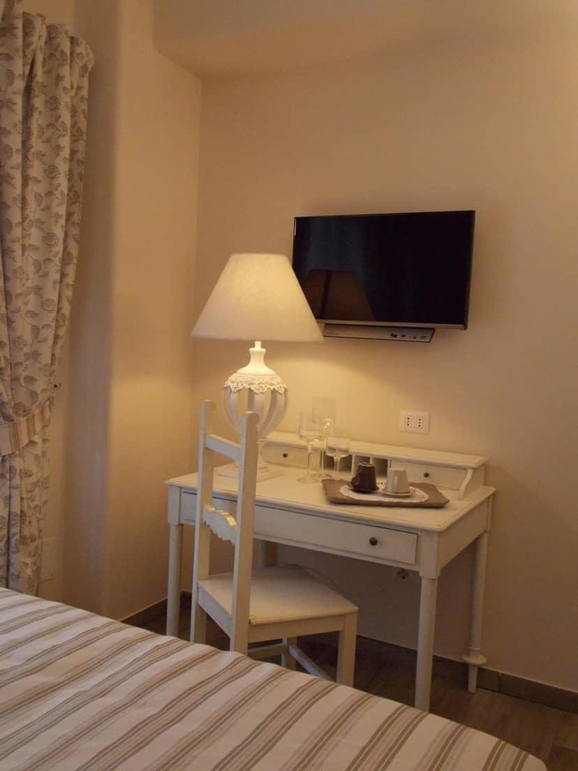 Casa Tua Vaticano Guest House — hotel room