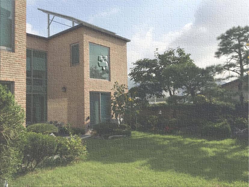 Puzzlestay House — building