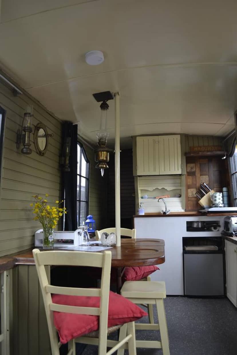 Floating B&B Amsterdam — kitchen