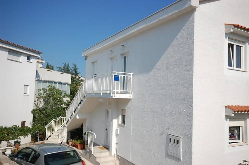 Apartments Curicta 1 — building