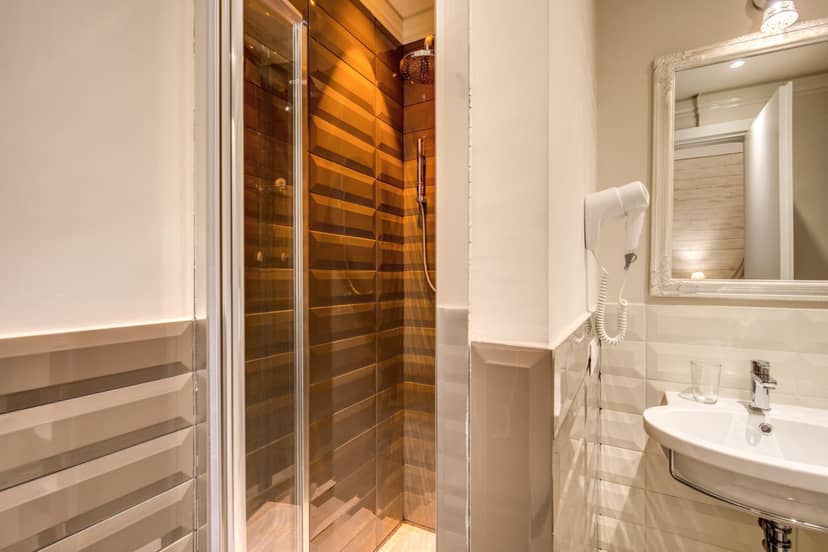 Casa Mia Vaticano Guest House — bathroom