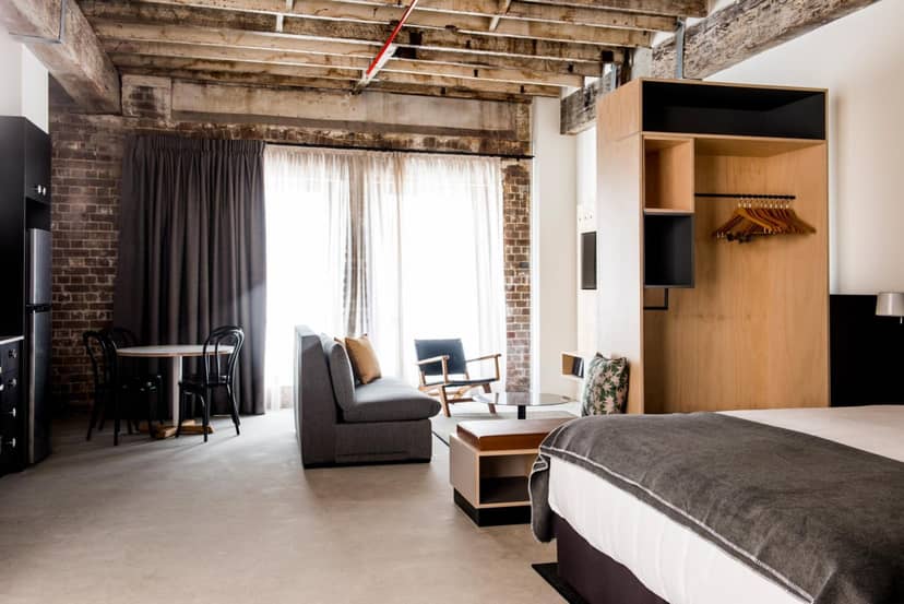 Veriu Broadway — hotel room