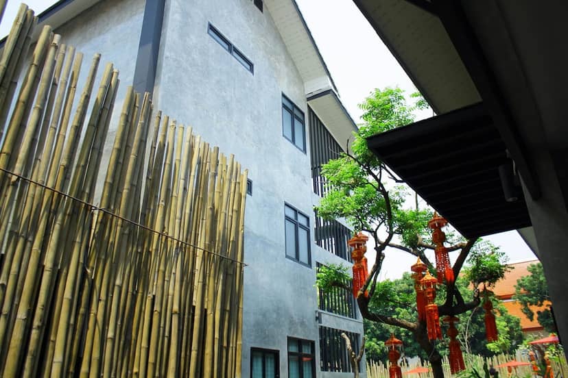 Arun Rawee — building