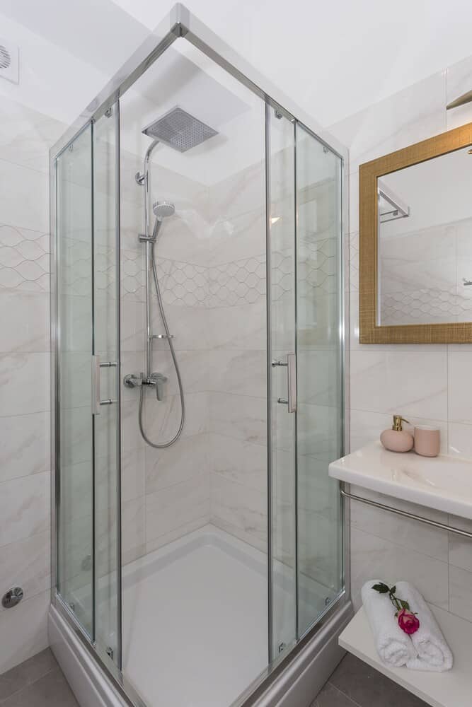 Luxury Rooms Saint Jacob — bathroom
