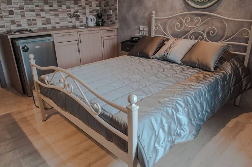 Polydefkis Hotel — bedroom