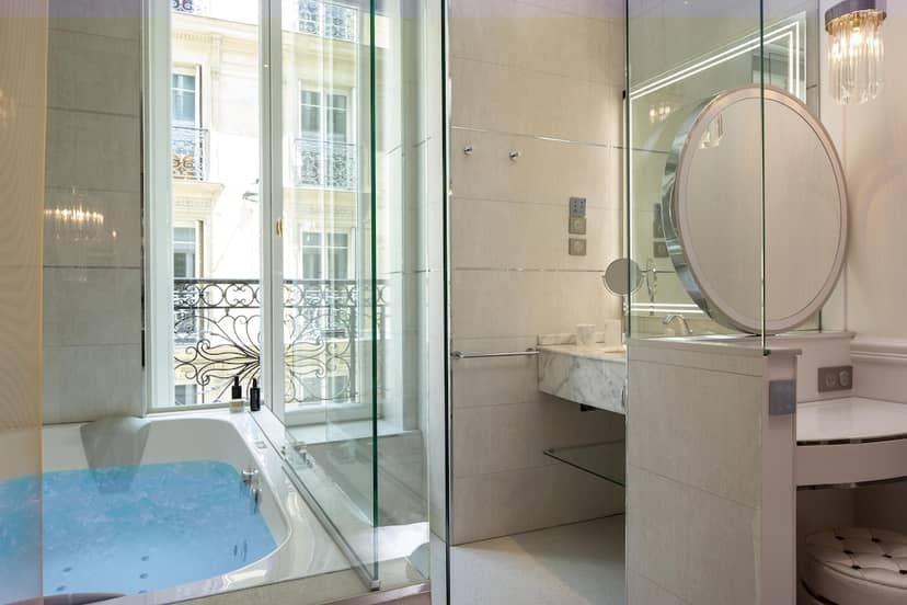 Paris j'Adore Hotel & Spa — bathroom