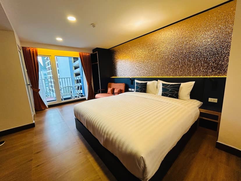 Emiri Hotel - Nana Bangkok — hotel room