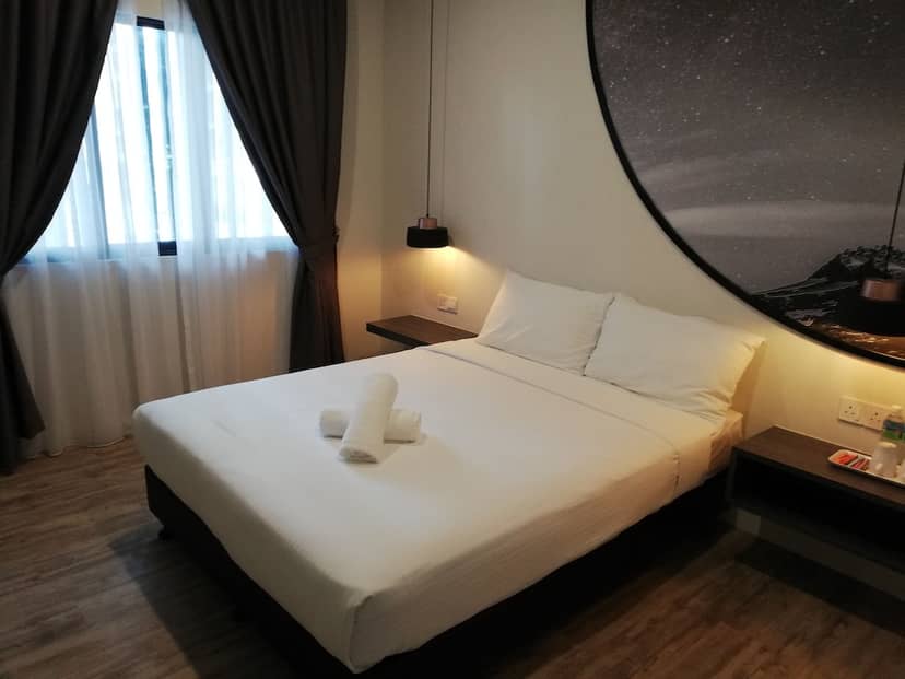 De Luna Hotel — hotel room