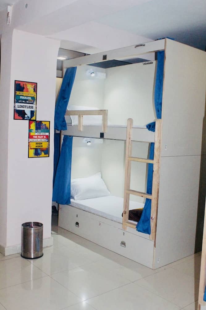 Homestay - Hostel — hotel room