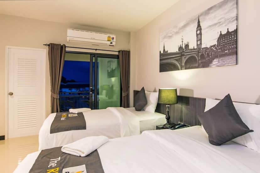 The Rich Sotel — hotel room