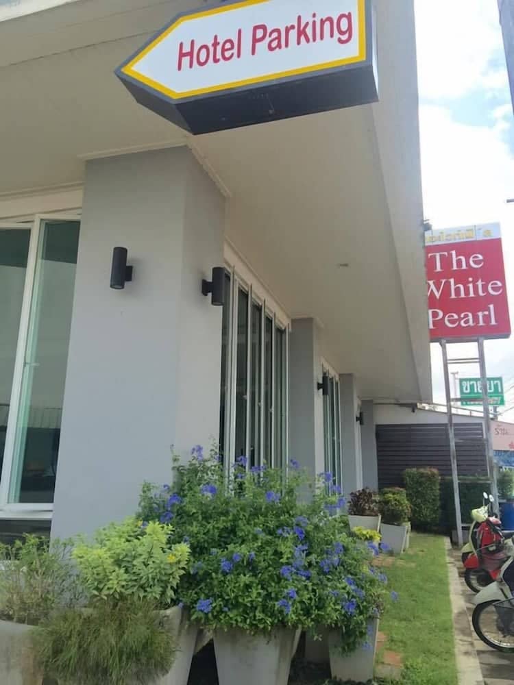 The White Pearl Hotel — parking