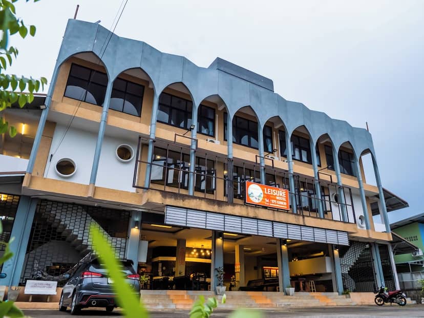 Leisure Hostel — building