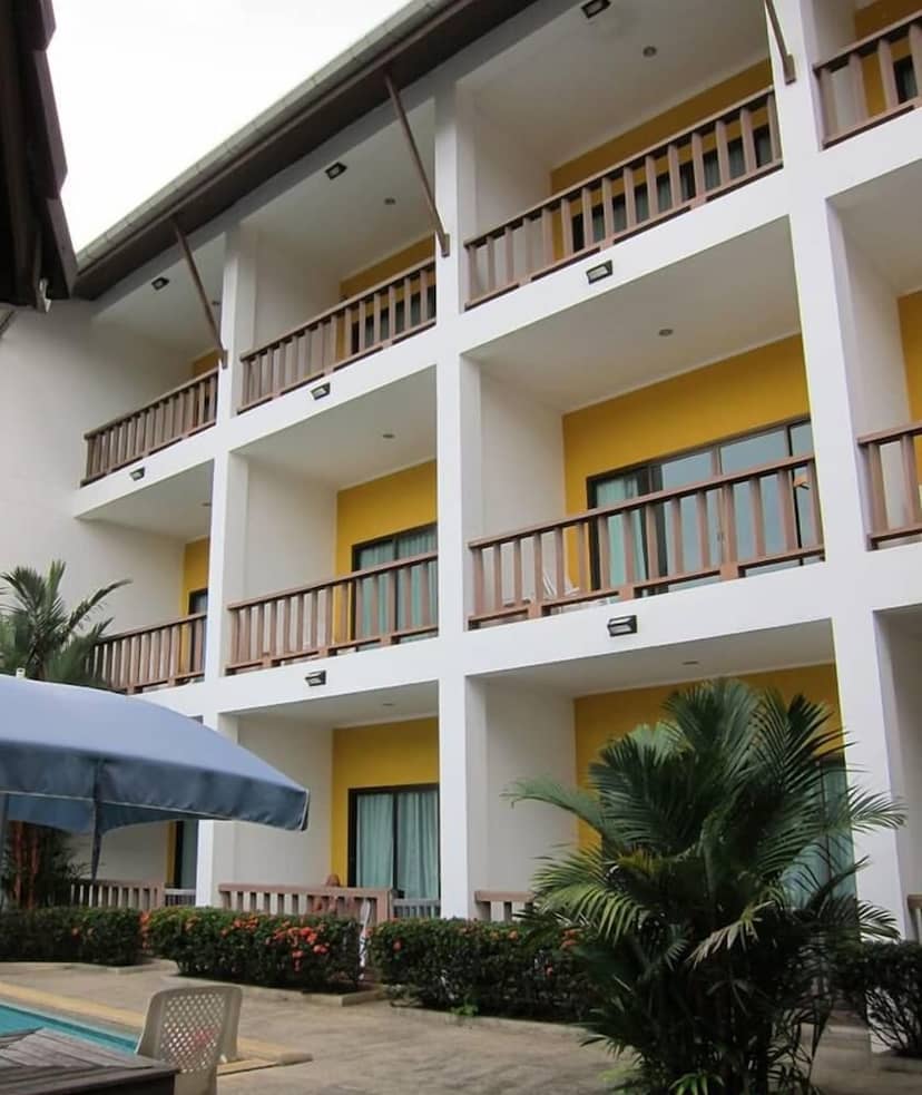 Krabi Cozy Place Hotel — building