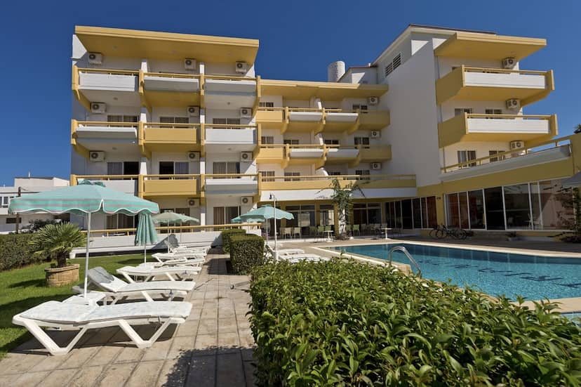 Trianta Hotel Apartments