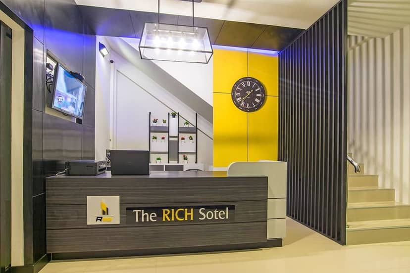 The Rich Sotel — recepcion & lobby