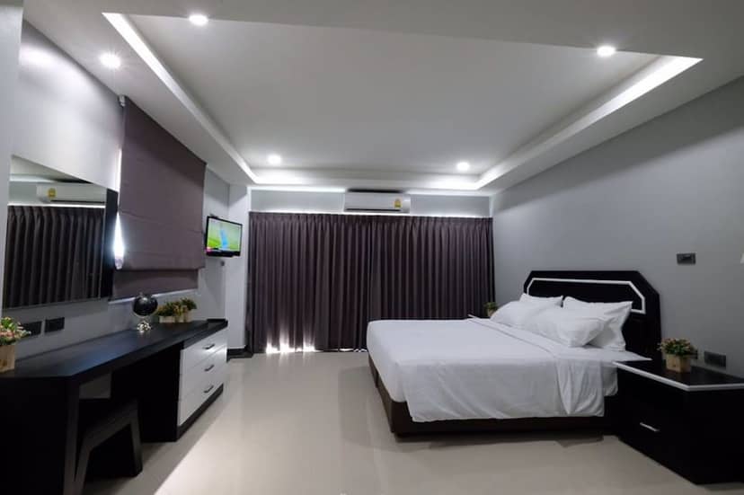 The Tung — hotel room