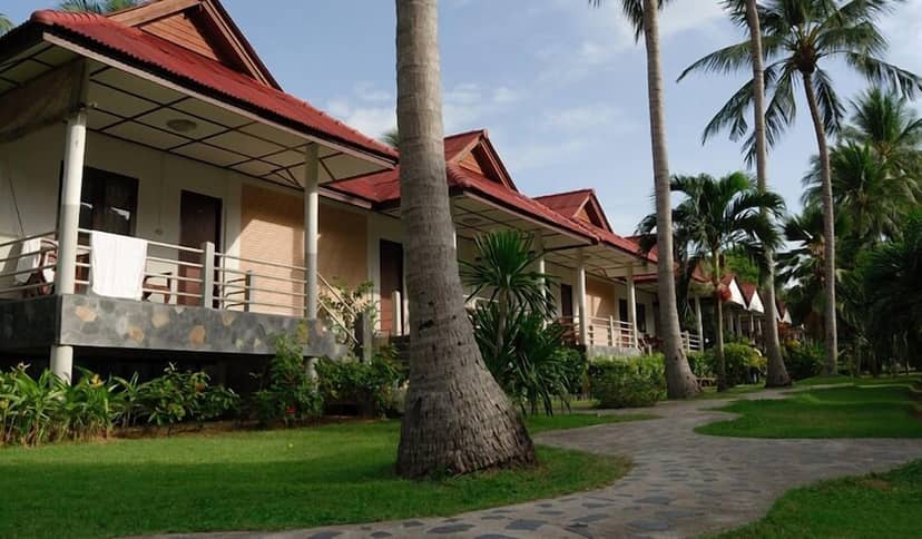 Thong Takian Resort — building