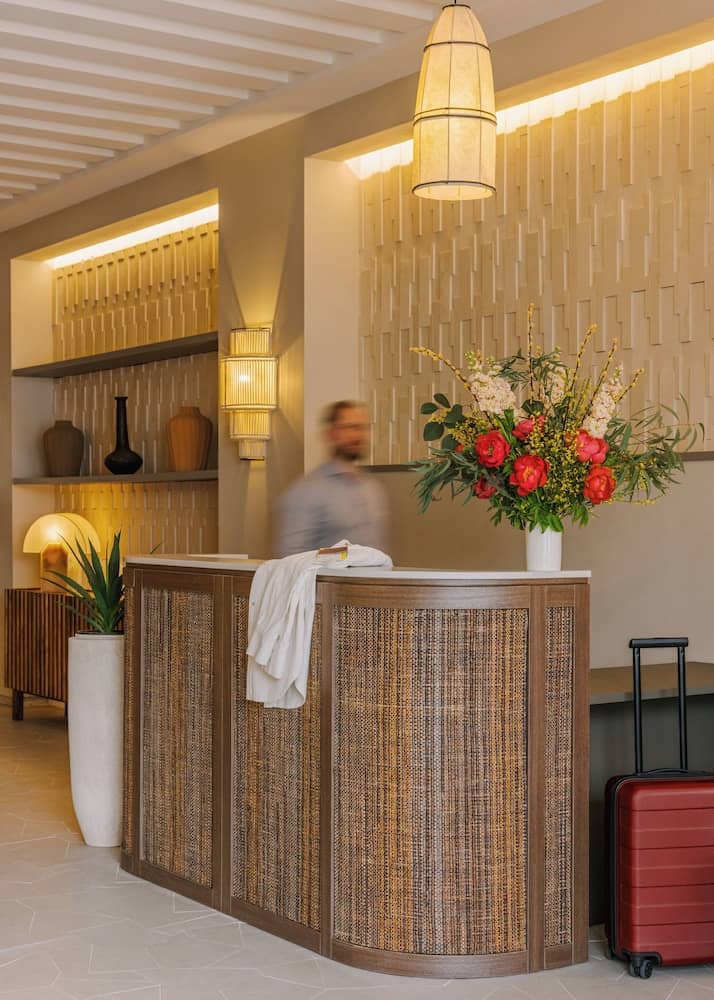 Crisol Lumière — recepcion & lobby