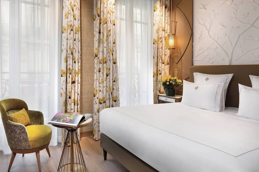 La Demeure Montaigne — hotel room
