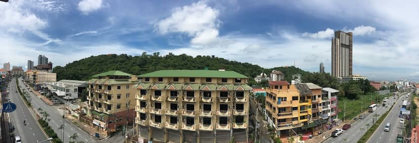 Naris Art Hotel — building