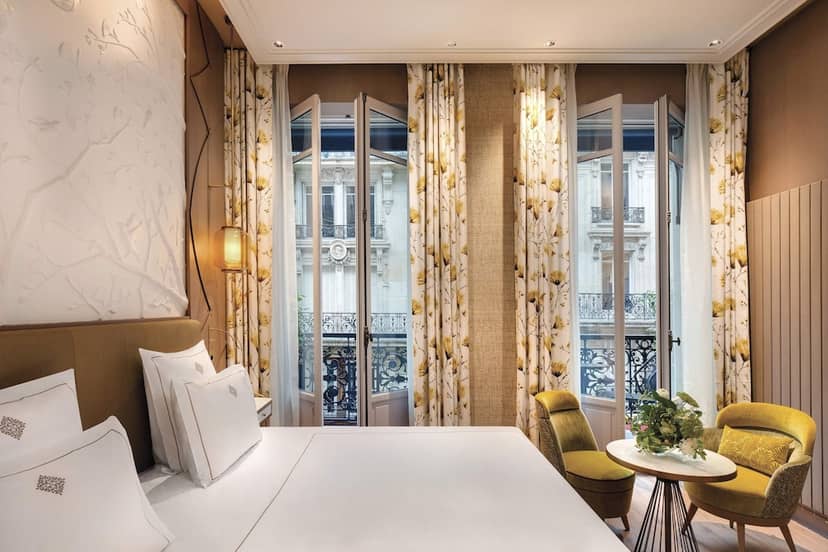 La Demeure Montaigne — hotel room