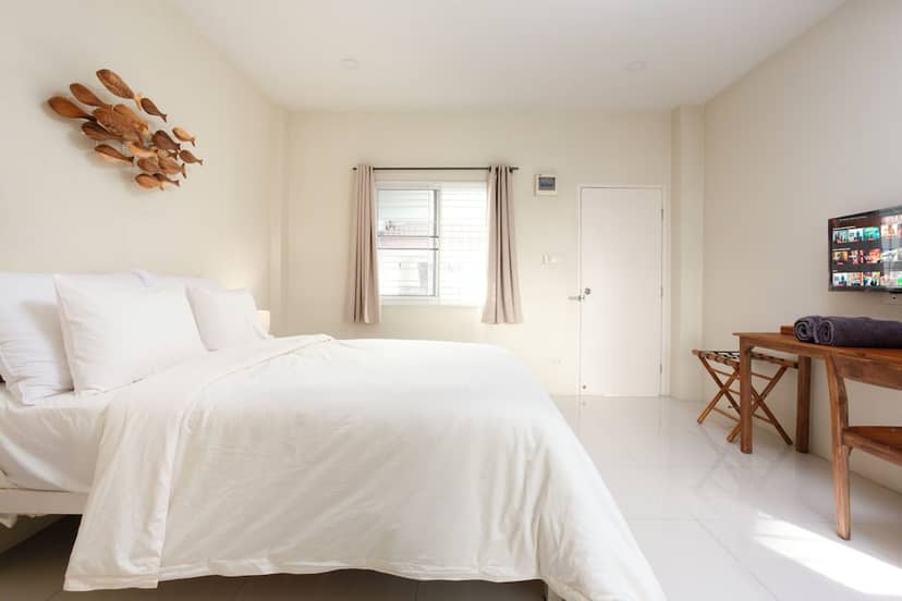 Comfy Corner Hotel