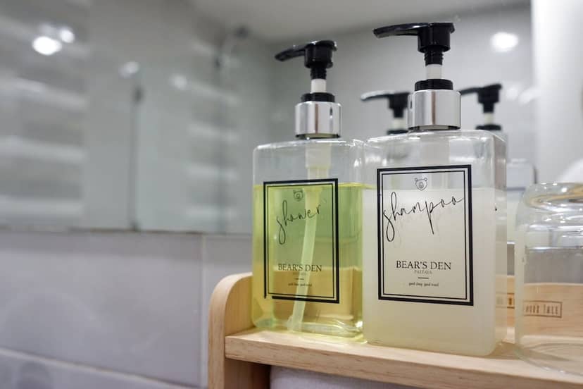 Bears Den Pattaya — bathroom