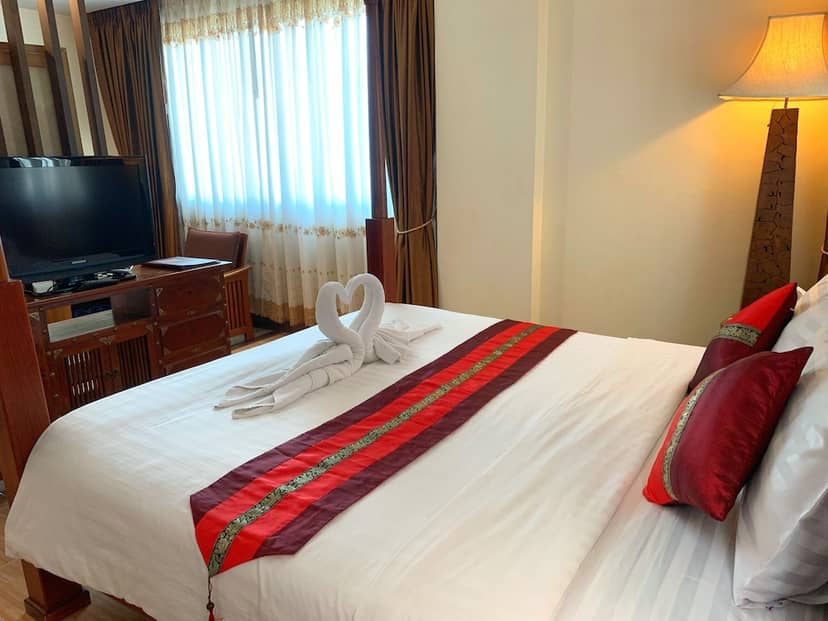 Aiyaree Place Hotel — hotel room