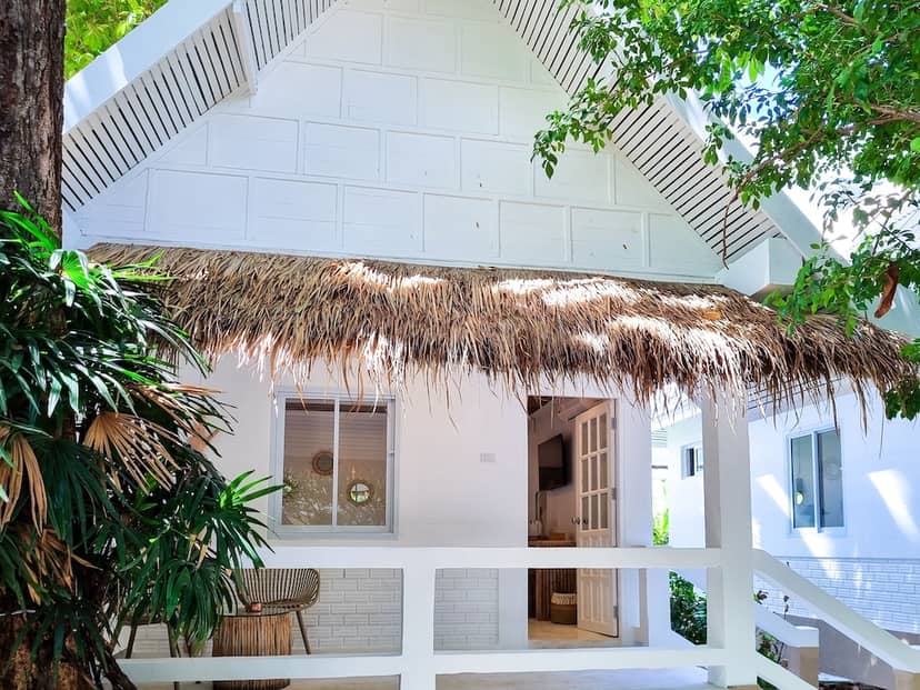 Elephant Beach Club & Resort Samui — building