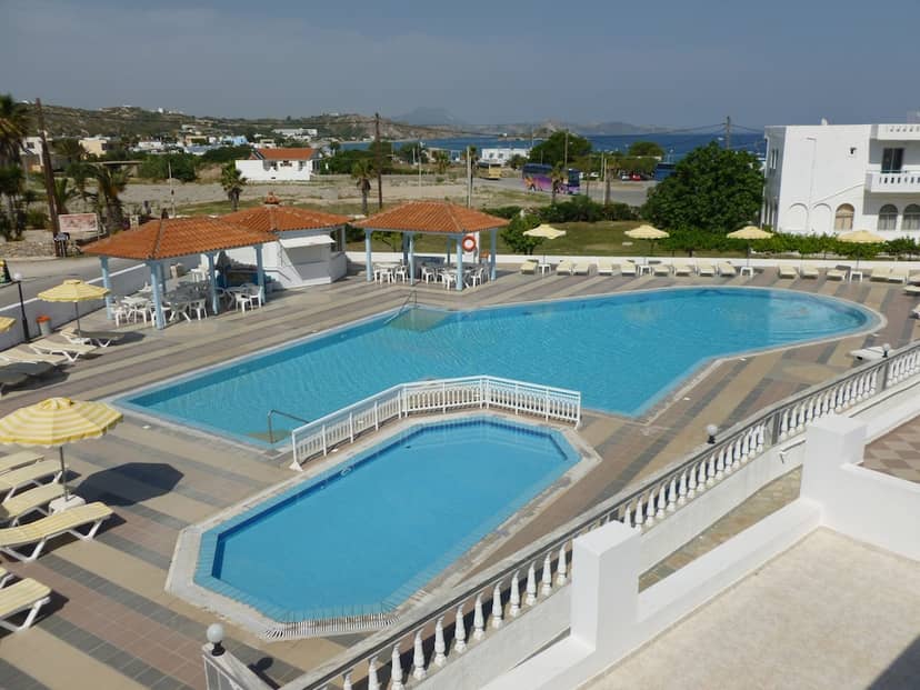 Kamari Bay Hotel — recepcion & lobby